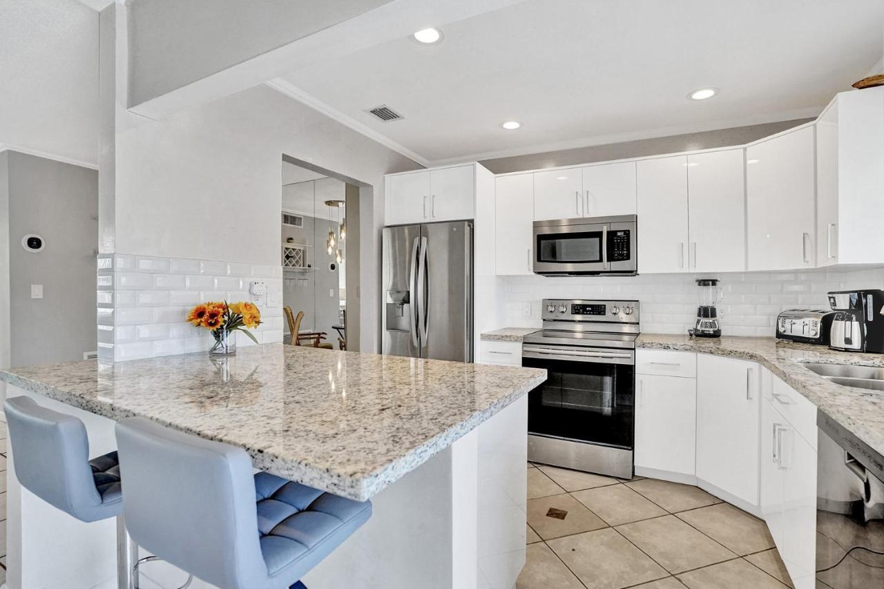 New! Waterfront Heated Pool & Jacuzzi 2 Mi To Beach - Fishing Pier Relaxing Spa & Hammock Fort Lauderdale Exterior photo